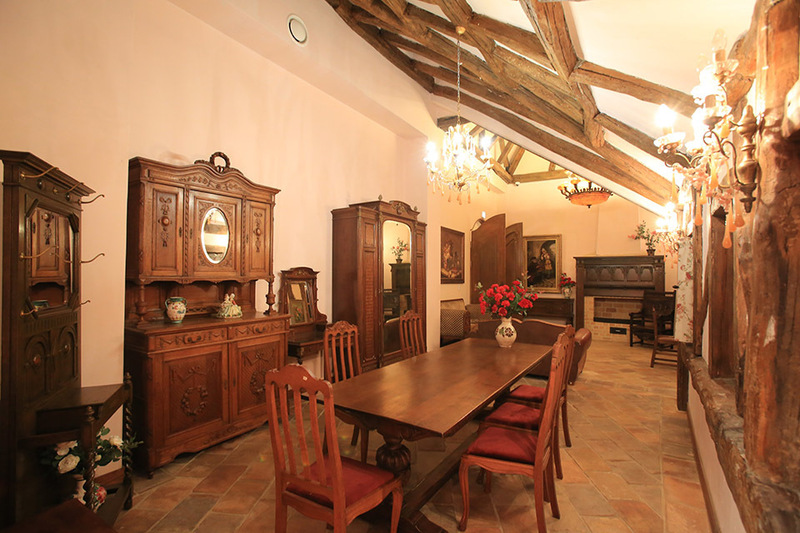 european style living room